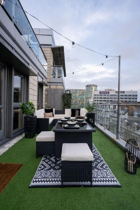 Penthouse Noir - Wyndale Living - Central Bham 2Br Бирмингам Екстериор снимка