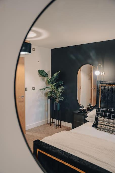 Penthouse Noir - Wyndale Living - Central Bham 2Br Бирмингам Екстериор снимка
